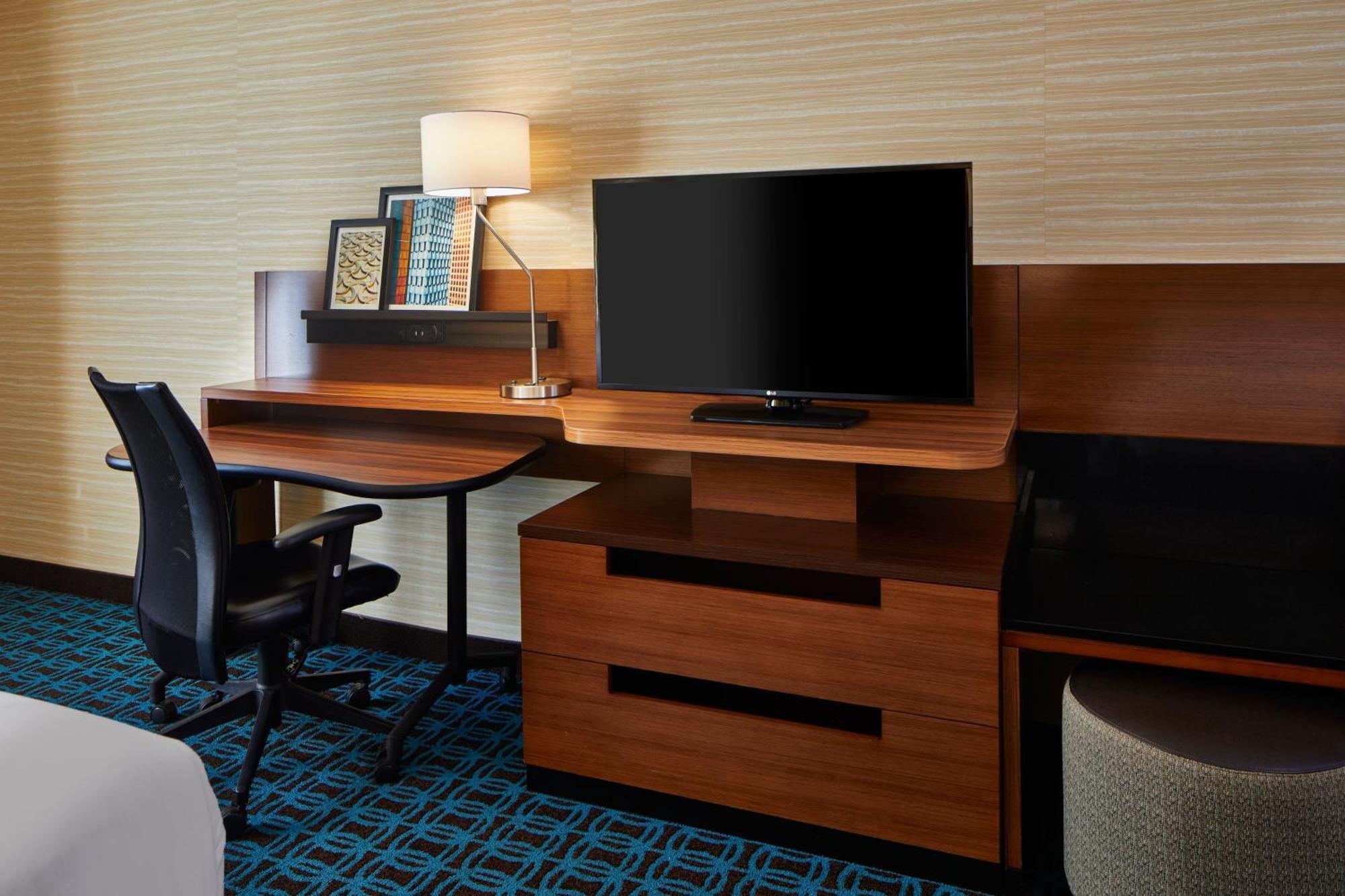 Fairfield Inn & Suites By Marriott Atlanta Лития-Спрингс Экстерьер фото