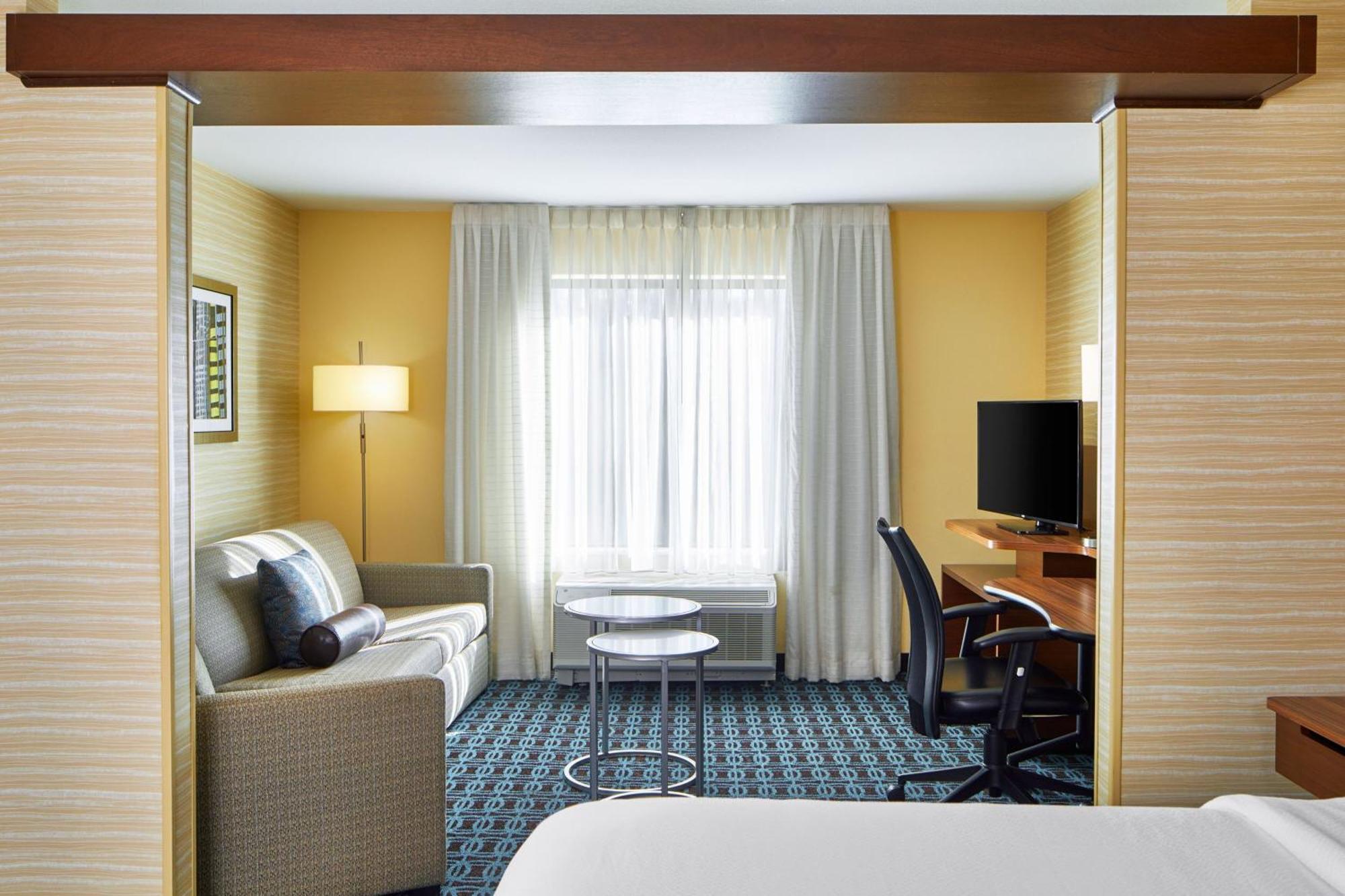 Fairfield Inn & Suites By Marriott Atlanta Лития-Спрингс Экстерьер фото
