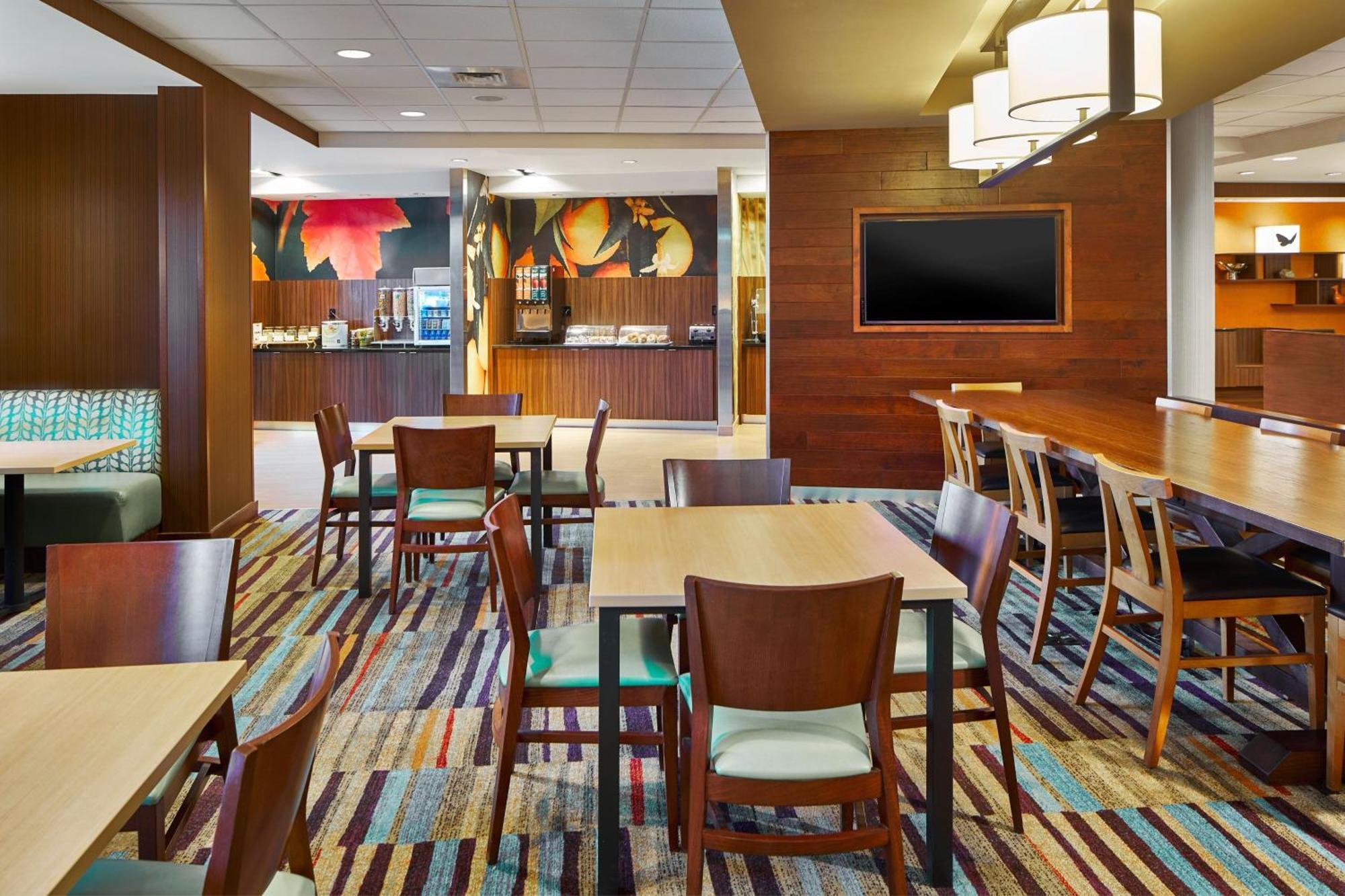 Fairfield Inn & Suites By Marriott Atlanta Лития-Спрингс Экстерьер фото