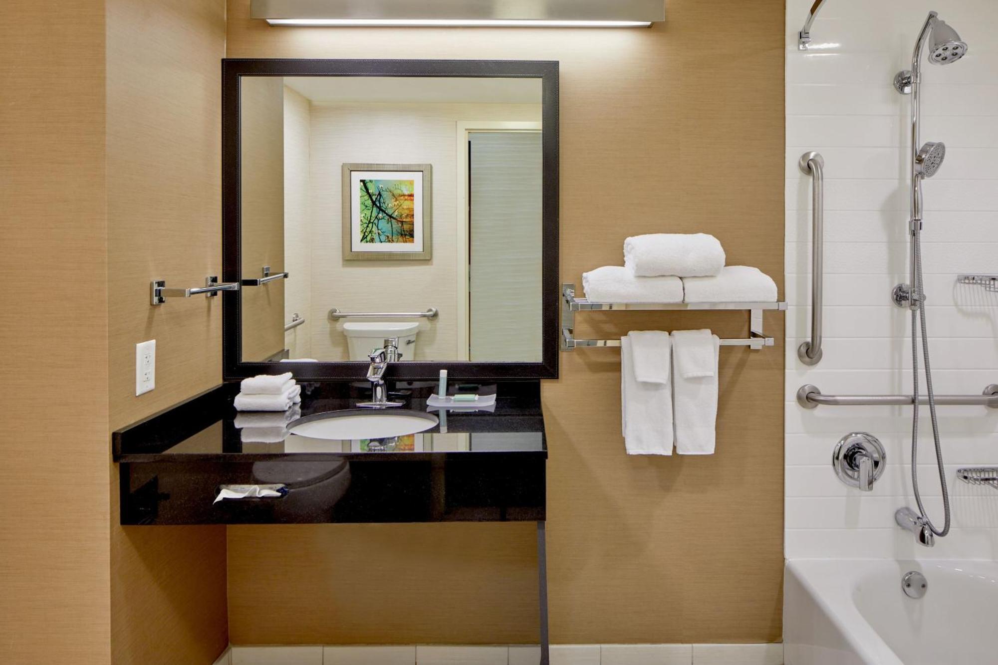Fairfield Inn & Suites By Marriott Atlanta Лития-Спрингс Экстерьер фото